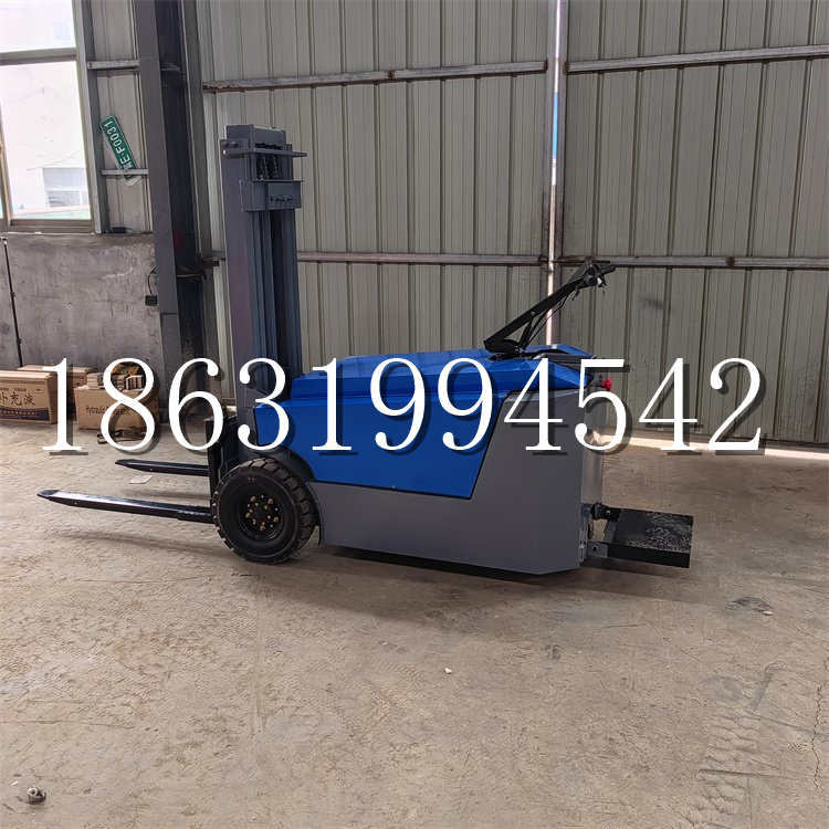 西藏自治区全电动叉车插腿式堆高车液压装卸车1.5吨升高小型站驾式铲车